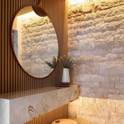 Espelhos Decorativos: Ampliando Espaços com Elegância